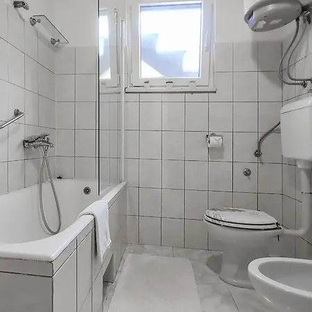 Ferienwohnung Fuer 4 Personen Ca 60 Qm In Viganj, Dalmatien Sueddalmatien * ヴィガニ